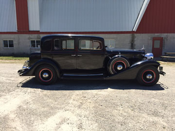 1933 Cadillac Side
              View